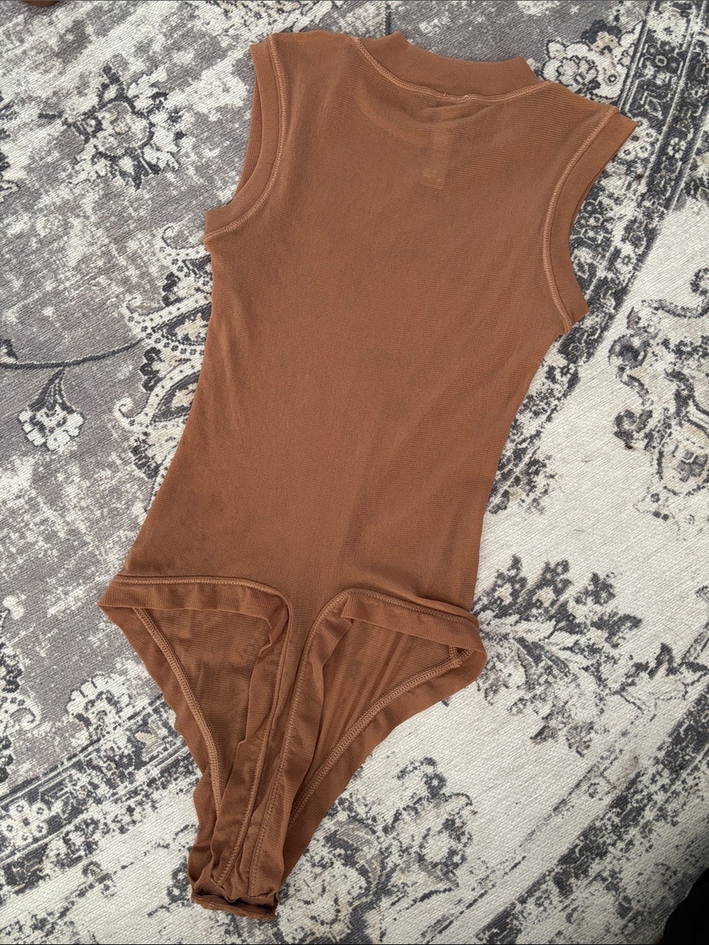 SKIMS SHEER SLEEVELESS CREWNECK BODYSUIT - Picture 4 of 6